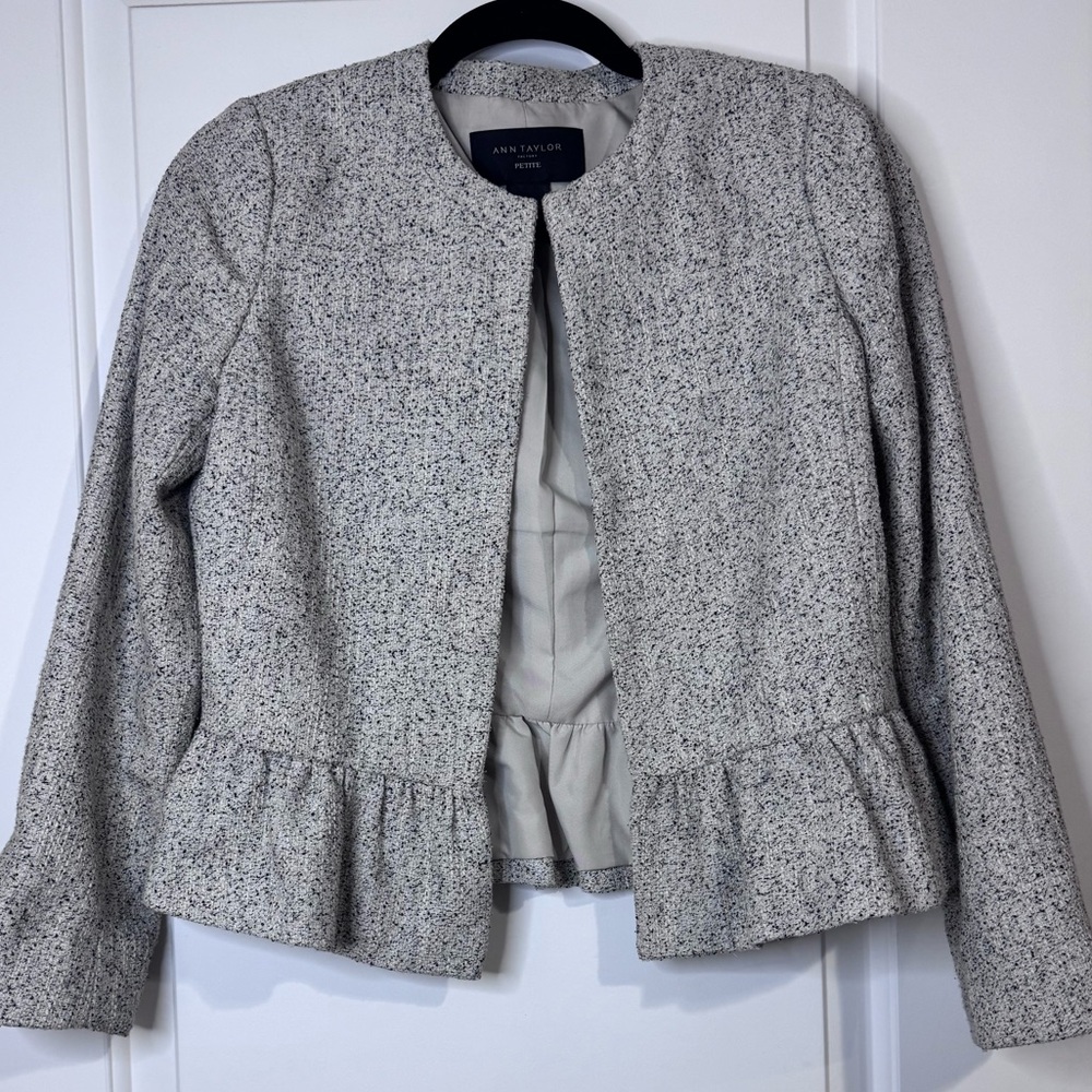 Ann Taylor Tweed 2 piece Suit Gray Peplum Blazer & Skirt